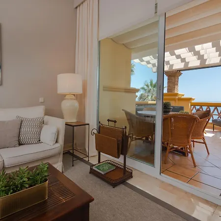 Elegant Seafront Retreat In Rio Real Playa Appartamento Marbella